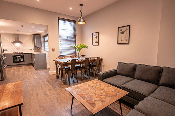 6 Bedroom Property To Rent In Gilroy Road, Liverpool, L6