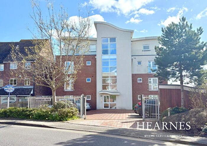 2 Bedroom Flat For Sale In Mount Pleasant Road, Poole, BH15