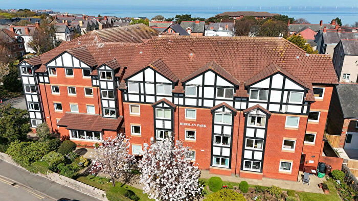1 Bedroom Apartment For Sale In Conway Road, Colwyn Bay, Conwy, LL29