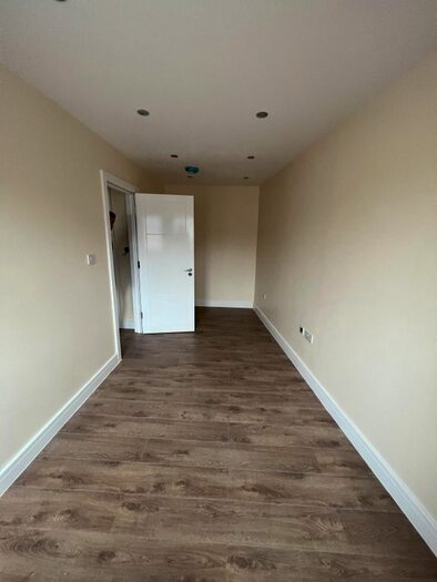 1 Bedroom Flat To Rent In Fore Street, London, N18