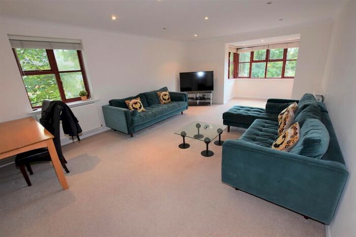 2 Bedroom Flat To Rent In Holders Hill Road, London, NW4