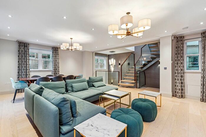 3 Bedroom Property To Rent In Princes Gate Mews, Knightsbridge, London, SW7