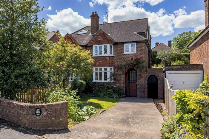 4 Bedroom House To Rent In Irwin Road, Guildford, GU2