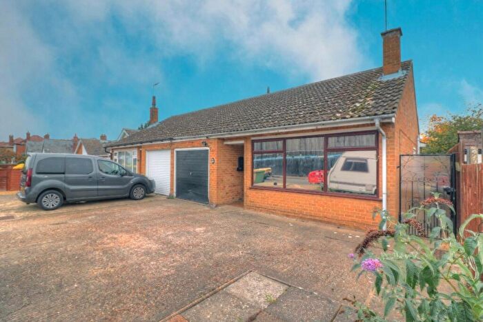 2 Bedroom Semi-Detached Bungalow For Sale In Robingoodfellows Lane, March, PE15