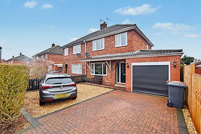 3 Bedroom Semi Detached House For Sale In Berkeley Avenue, Lincoln, LN6