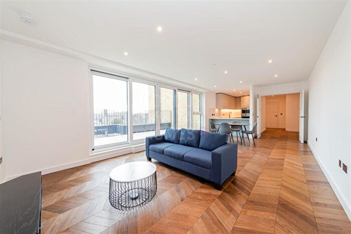 3 Bedroom Apartment To Rent In Yorke Hous, Wheatfield Way, Kingston Upon Thames, KT1