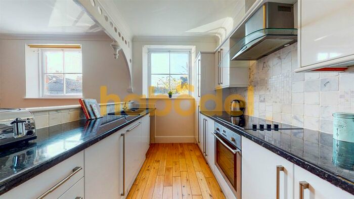 2 Bedroom Flat To Rent In Flemingate, Hull, HU17