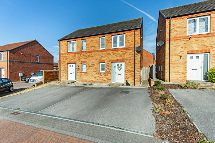 2 Bedroom Semi Detached House For Sale In Brattice Way, Mapplewell, S75