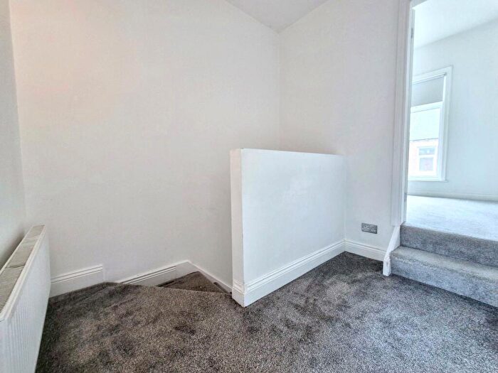 3 Bedroom Flat To Rent In Lemon Street, South Shields, Tyne And Wear, NE33