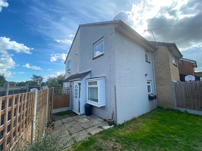 1 Bedroom Semi-Detached House To Rent In Bennions Close, Hornchurch, RM12