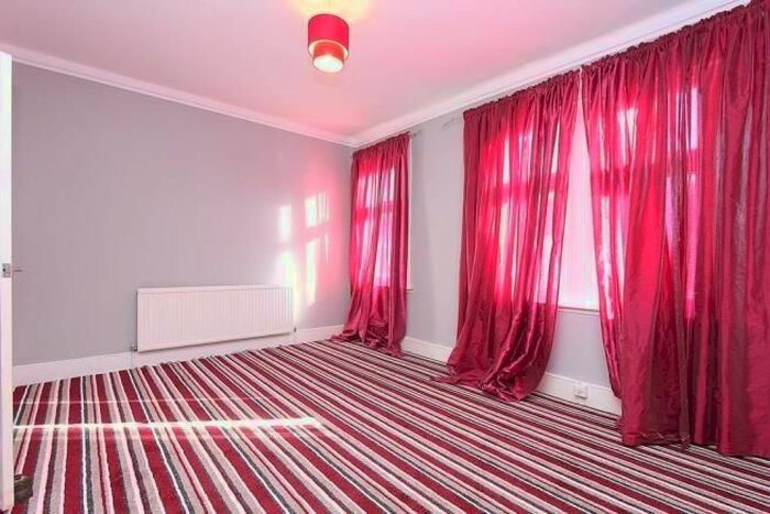 1 Bedroom Flat To Rent In Selkirk Road, London, SW17