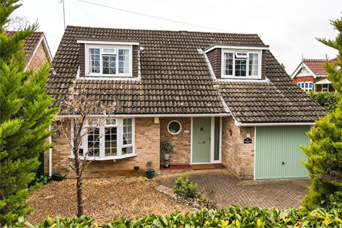 3 Bedroom Detached House For Sale In Merlewood Court, Lyon Avenue, New Milton, Hampshire, BH25