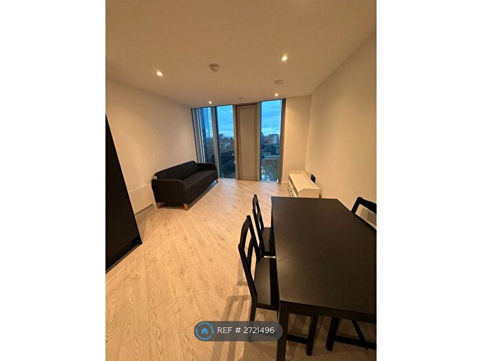 1 Bedroom Flat To Rent In Trinity Way, Manchester, M3
