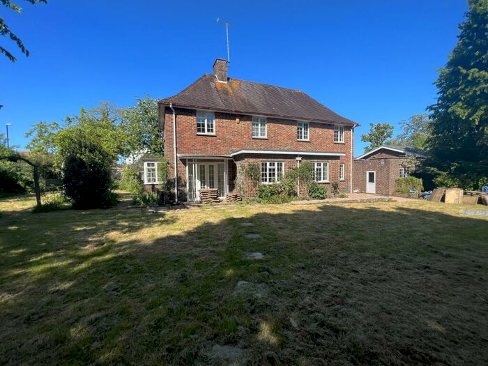 4 Bedroom Detached House To Rent In Cants Lane, Burgess Hill, RH15