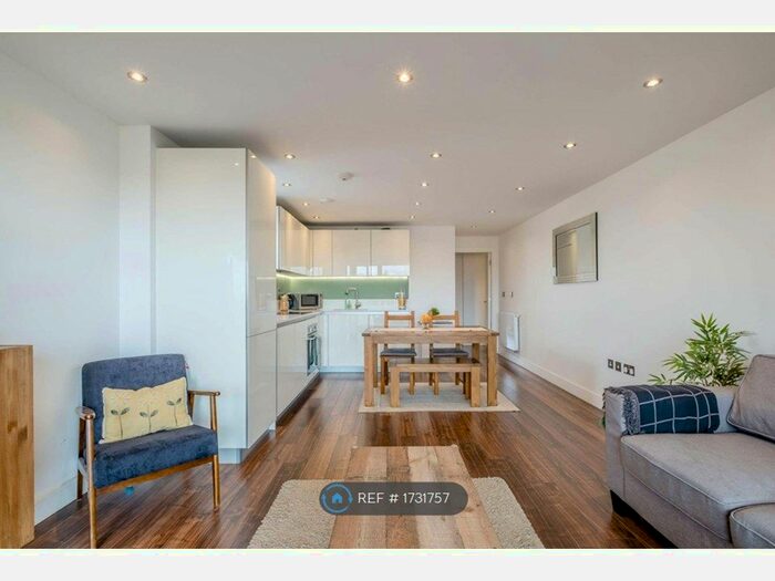 2 Bedroom Flat To Rent In Old Kent Road, Bermondsey, London, SE1