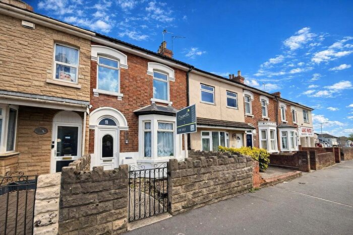 3 Bedroom Terraced House For Sale In Faringdon Road, Swindon, SN1