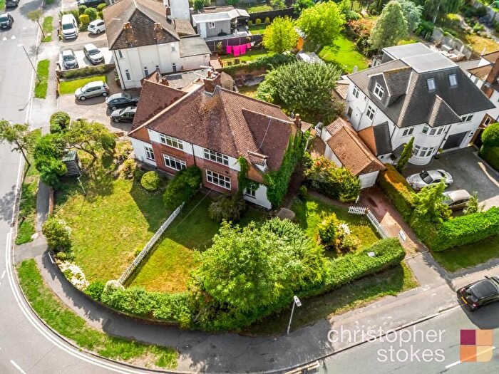 3 Bedroom Semi Detached House For Sale In Newgatestreet Road, Goffs Oak, Hertfordshire, EN7