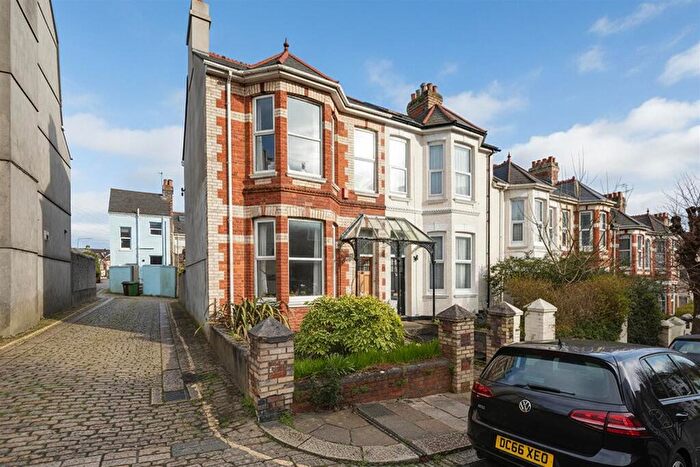 3 Bedroom End Of Terrace House For Sale In Kingsley Road, Plymouth, PL4