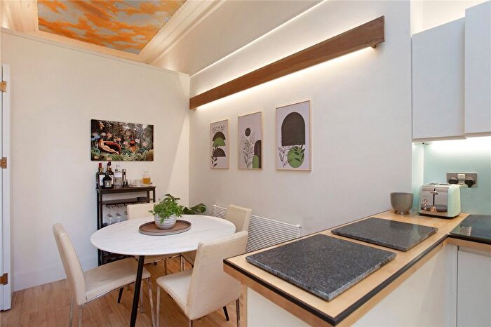 1 Bedroom Flat For Sale In Penywern Road, London, SW5