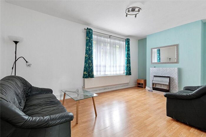 2 Bedroom Flat For Sale In Murray Grove, London, N1