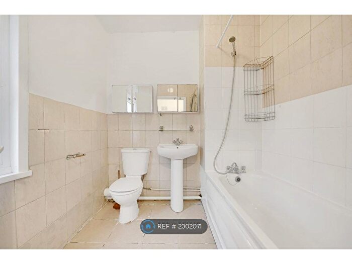 1 Bedroom Flat To Rent In East Ham, London, E6