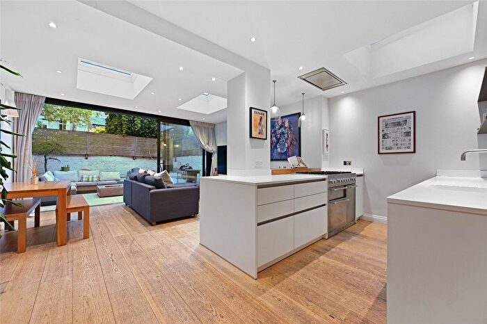 2 Bedroom Flat For Sale In Melrose Gardens, London, W6
