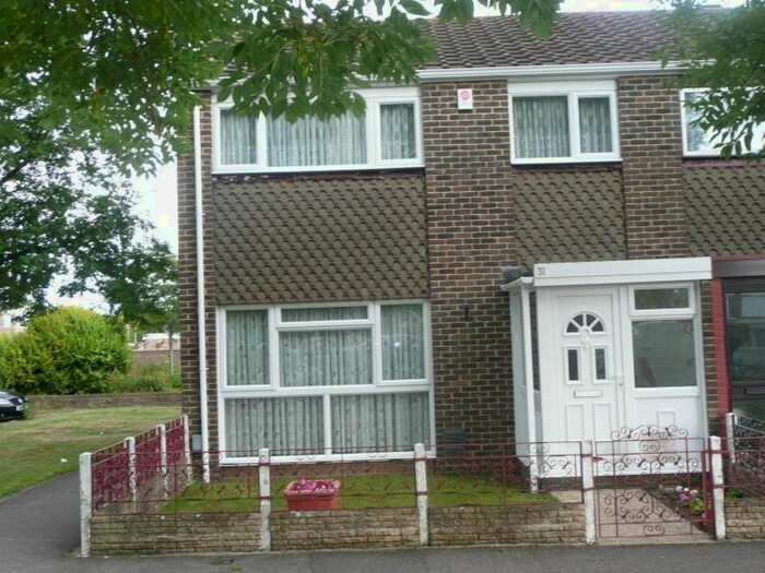 3 Bedroom Detached House To Rent In The Links, Gosport, Hampshire, PO13