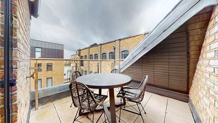 2 Bedroom Flat To Rent In Hammersmith, London, W6