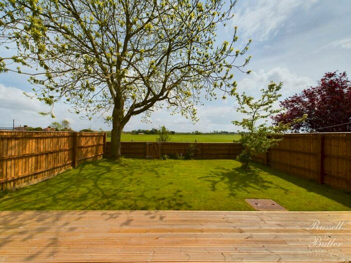 3 Bedroom House For Sale In Rosehill, Twyford, MK18