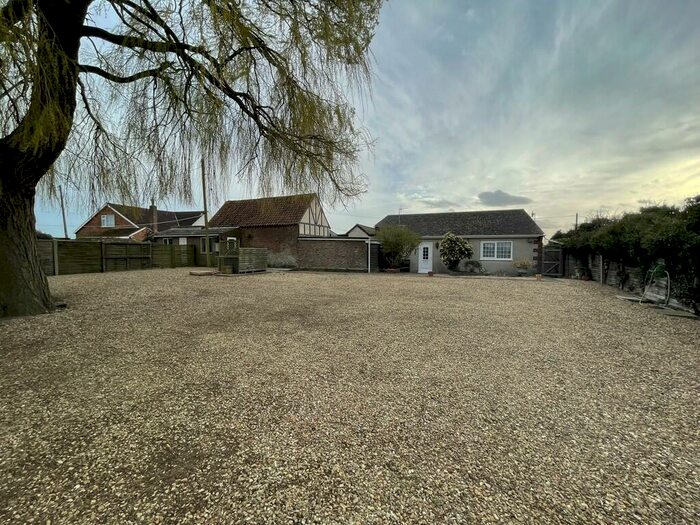 3 Bedroom Detached Bungalow For Sale In Lowgate, Surfleet, PE11