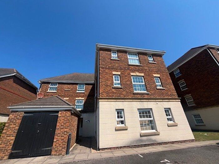 1 Bedroom Flat To Rent In Scholars Walk, Bexhill On Sea, TN39