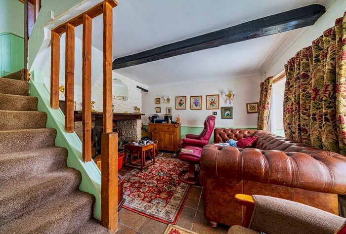 3 Bedroom Cottage For Sale In Court Road, Oldland Common, Bristol, BS30