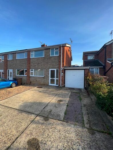 3 Bedroom Semi-detached House To Rent In Kempton Road, Ipswich, IP1