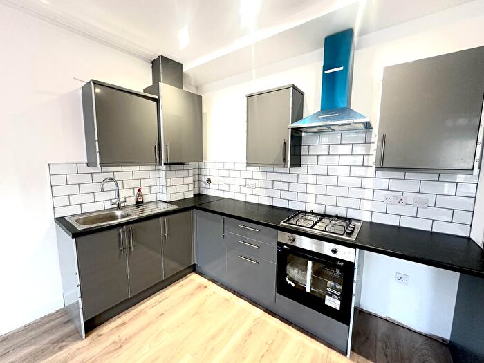 2 Bedroom House To Rent In Park Grove Road, Leytonstone, E11