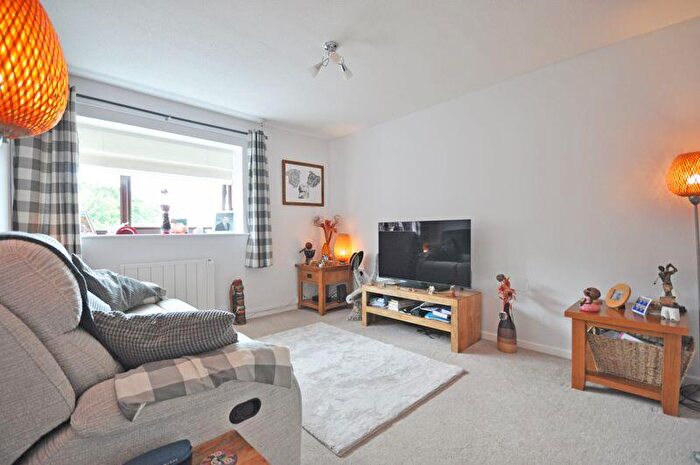 2 Bedroom Flat For Sale In Uplands Court, Newport, NP10