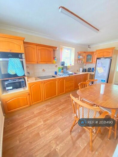 3 Bedroom Semi-Detached House To Rent In Ivory Road, Norwich, NR4