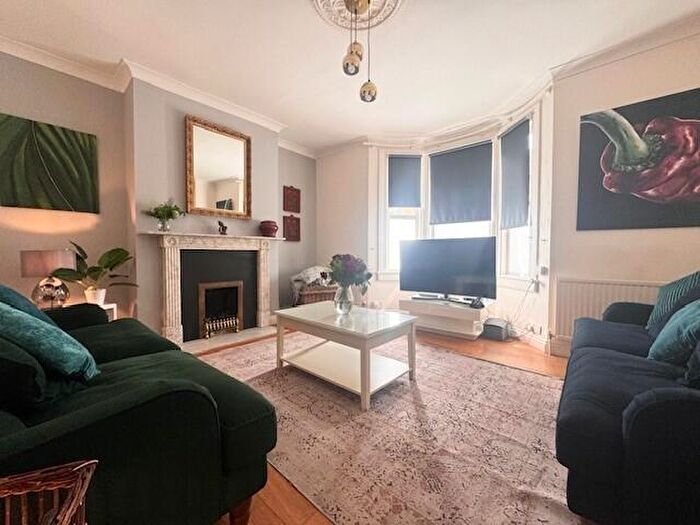 5 Bedroom House To Rent In Victoria Road, Bath, BA2