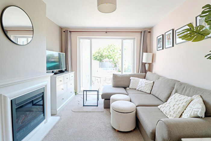 3 Bedroom Semi-Detached Bungalow To Rent In Watson Close, Southend-on-sea, SS3