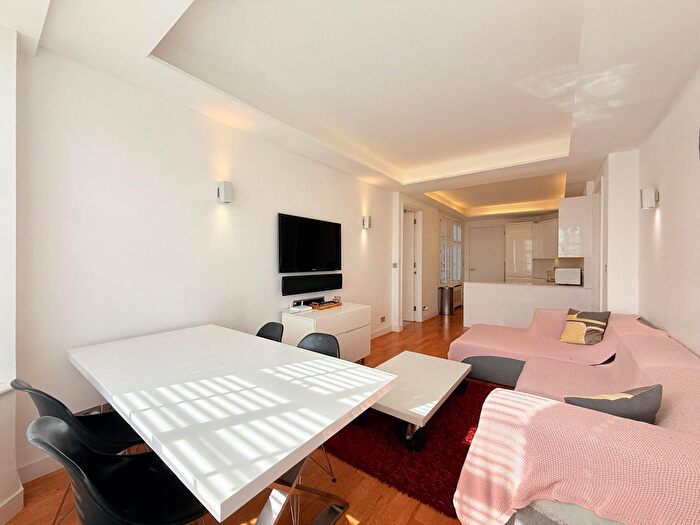 1 Bedroom Flat To Rent In St Mary Abbot's Court, Warwick Gardens, London, W14