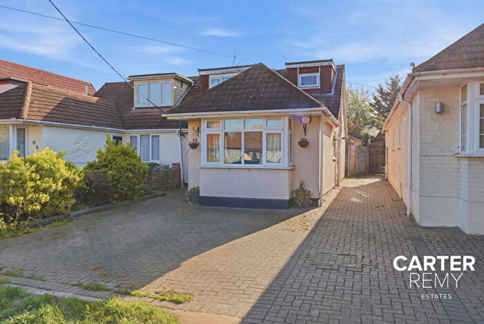 3 Bedroom Semi-Detached House For Sale In Pound Lane, Bowers Gifford, SS13