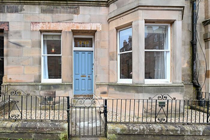 3 Bedroom Flat For Sale In Montpelier Park, Edinburgh, EH10