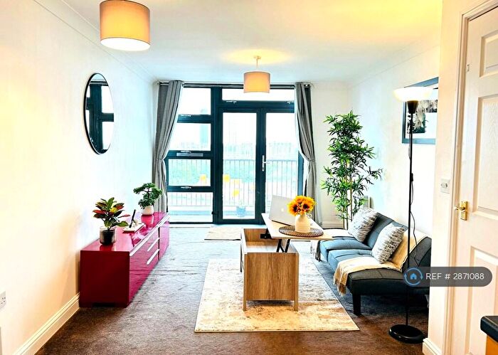 1 Bedroom Flat To Rent In Twelvetree Crescent, London, E3