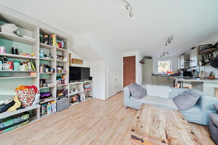 3 Bedroom Terraced House For Sale In Manchester Road London, E14