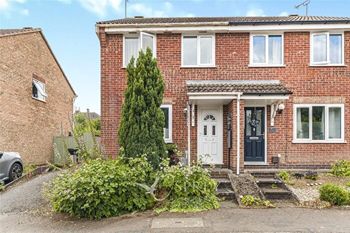 3 Bedroom Semi-detached House For Sale In Bullfinch Close, Oakham, Rutland, LE15