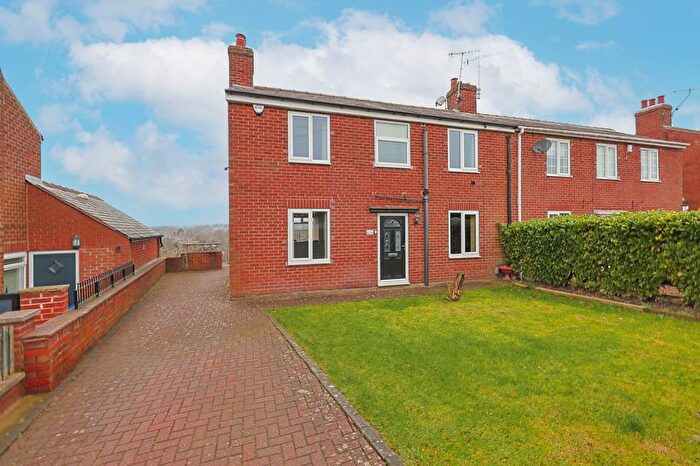 3 Bedroom Semi-detached House To Rent In Brockwell Lane, Chesterfield, S40