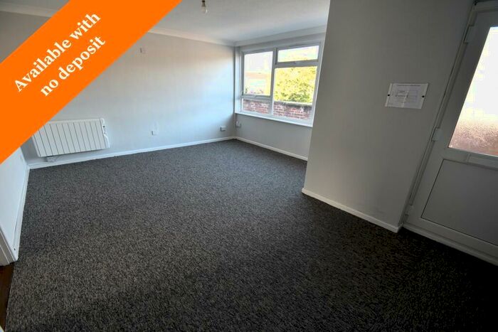 2 Bedroom Flat To Rent In Milton Road, Cowplain, Waterlooville, PO8