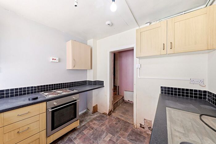 2 Bedroom Maisonette For Sale In Station Lane, Featherstone, West Yorkshire, WF7