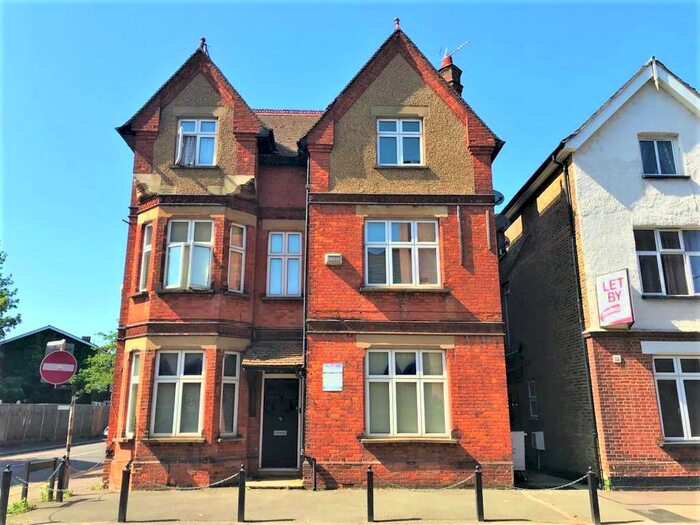 Studio To Rent In Upton Road, Watford, WD18