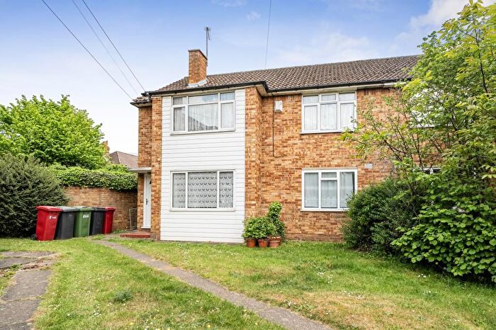 2 Bedroom Maisonette For Sale In Langley, Berkshire, Langley, SL3
