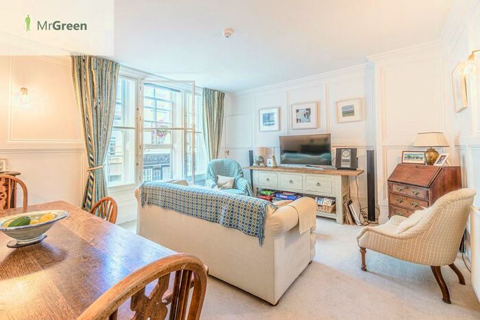 3 Bedroom Maisonette To Rent In Castle Street, Christchurch, Dorset, BH23